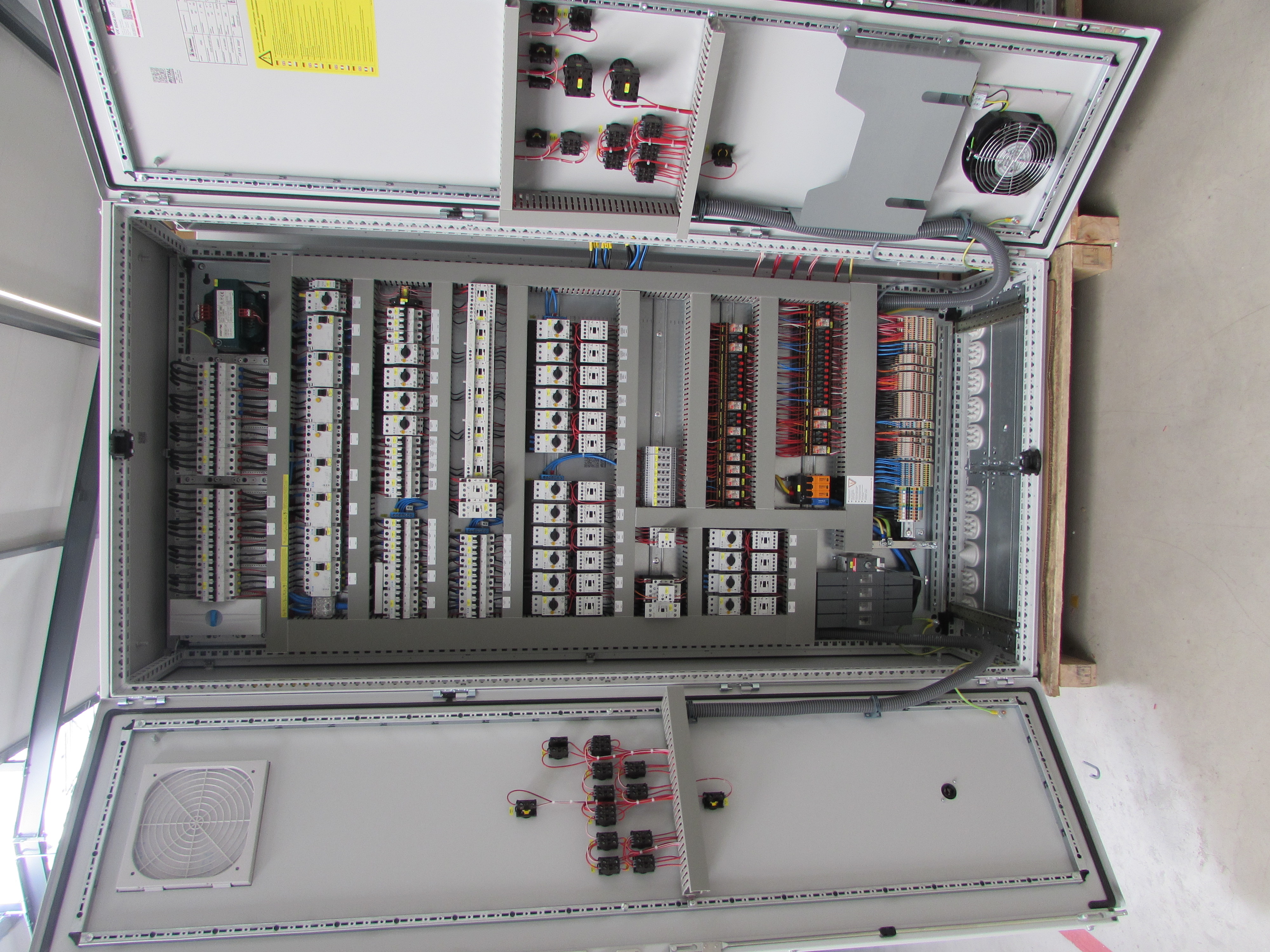 Switch cabinet ECO Broiler climate/feeding/lighting